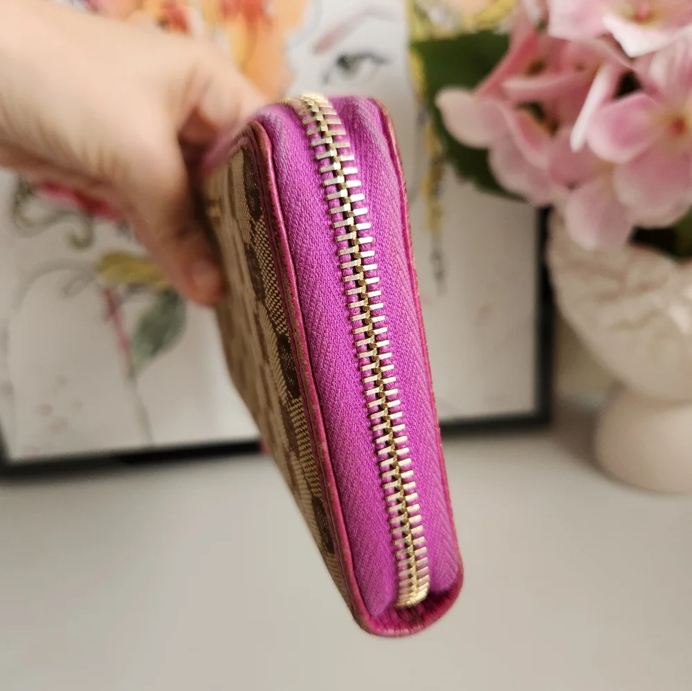 GUCCI GG Logo Canvas Zip Around Wallet - Picture 11 of 14